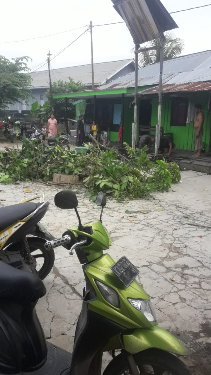Kegiatan Kerja Bakti di Lingkungan Kelurahan Selili Tahun 2023