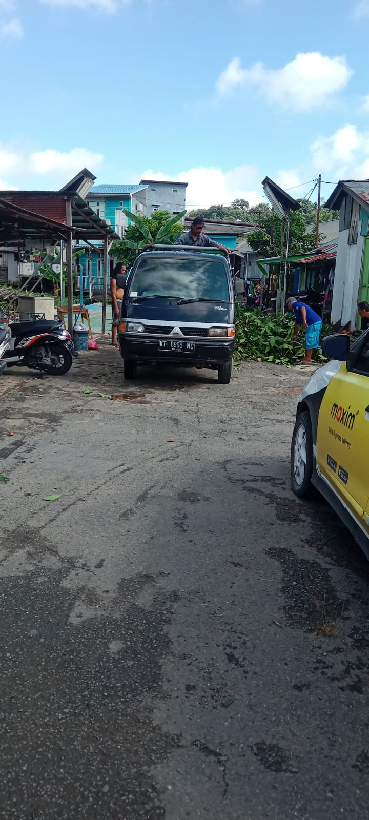 Kegiatan Kerja Bakti di Lingkungan Kelurahan Selili Tahun 2023