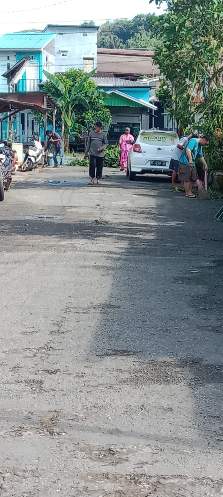 Kegiatan Kerja Bakti di Lingkungan Kelurahan Selili Tahun 2023