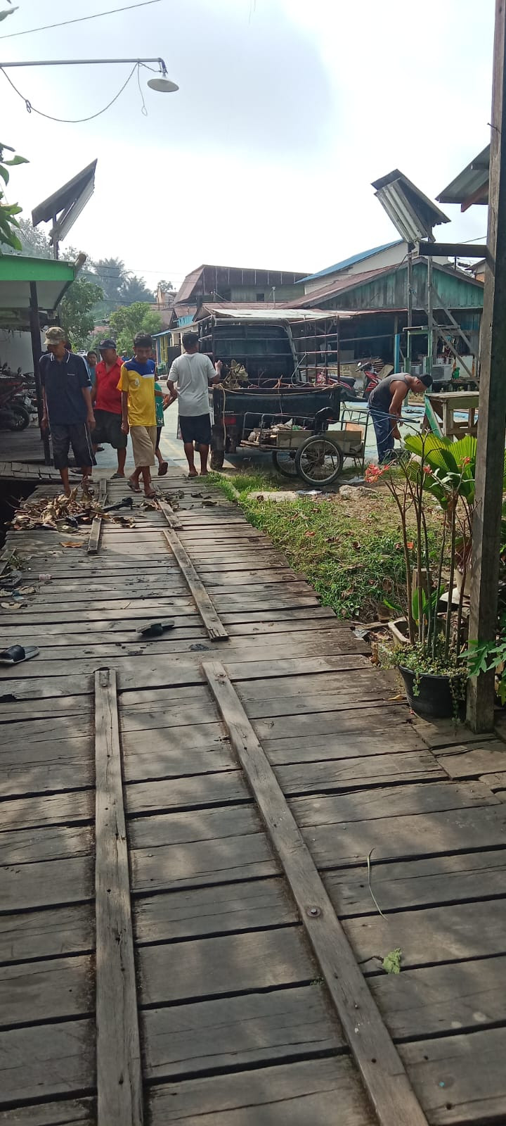 Kegiatan Kerja Bakti di Lingkungan Kelurahan Selili Tahun 2023
