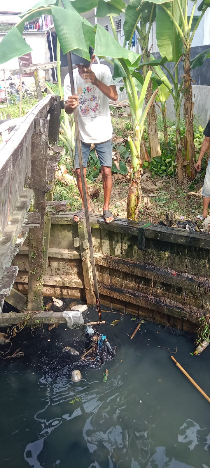 Kegiatan Kerja Bakti di Lingkungan Kelurahan Selili Tahun 2023