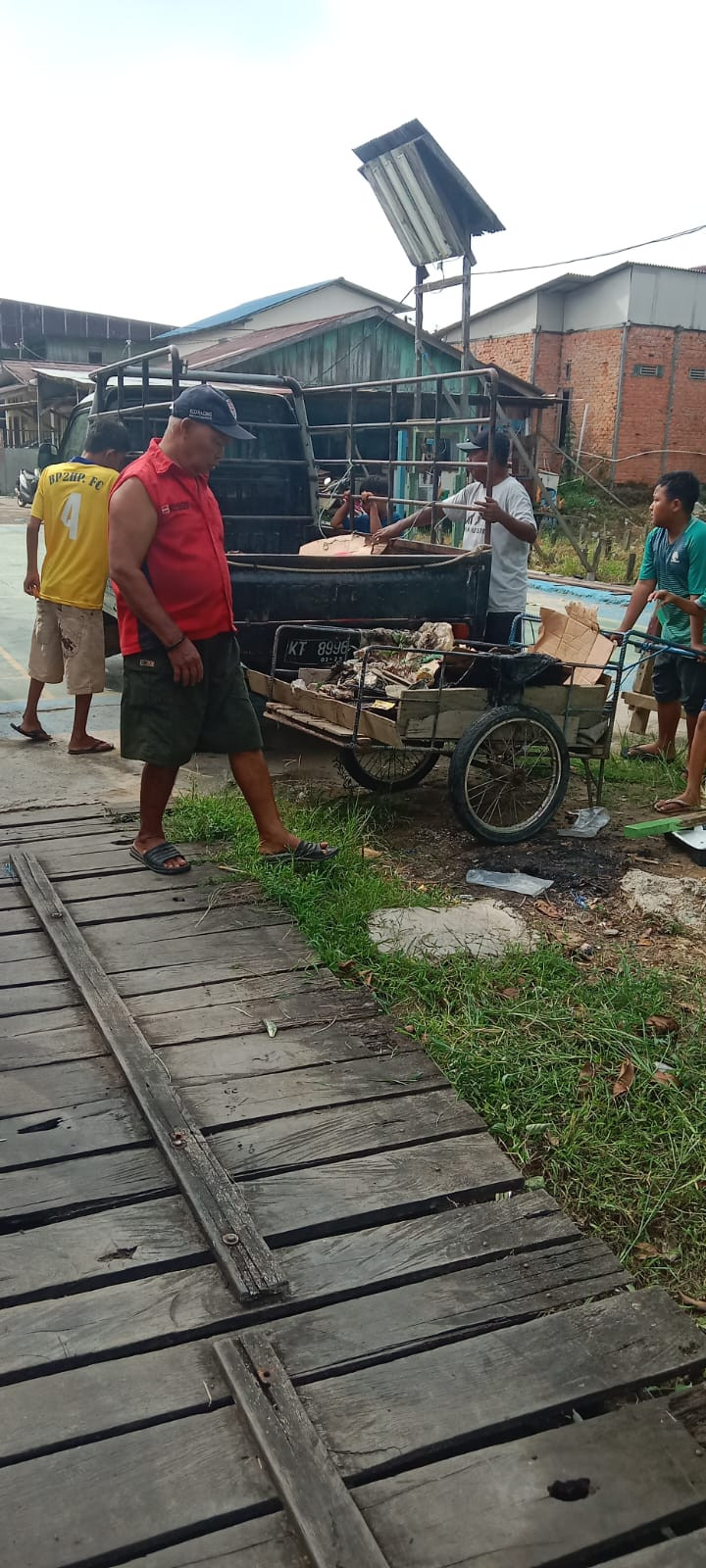 Kegiatan Kerja Bakti di Lingkungan Kelurahan Selili Tahun 2023