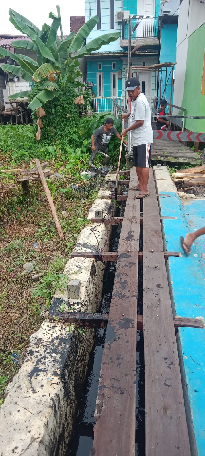 Kegiatan Kerja Bakti di Lingkungan Kelurahan Selili Tahun 2023
