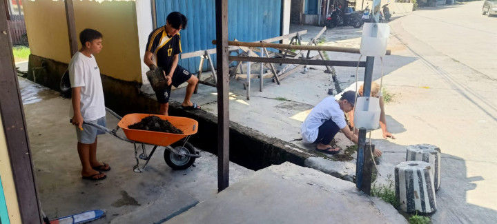 Kegiatan Kerja Bakti di Lingkungan Kelurahan Selili Tahun 2023