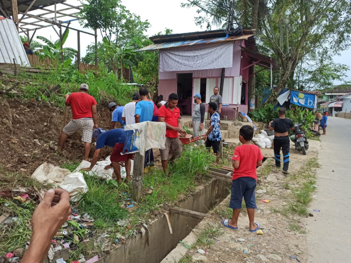Kegiatan Kerja Bakti di Lingkungan Kelurahan Selili Tahun 2023