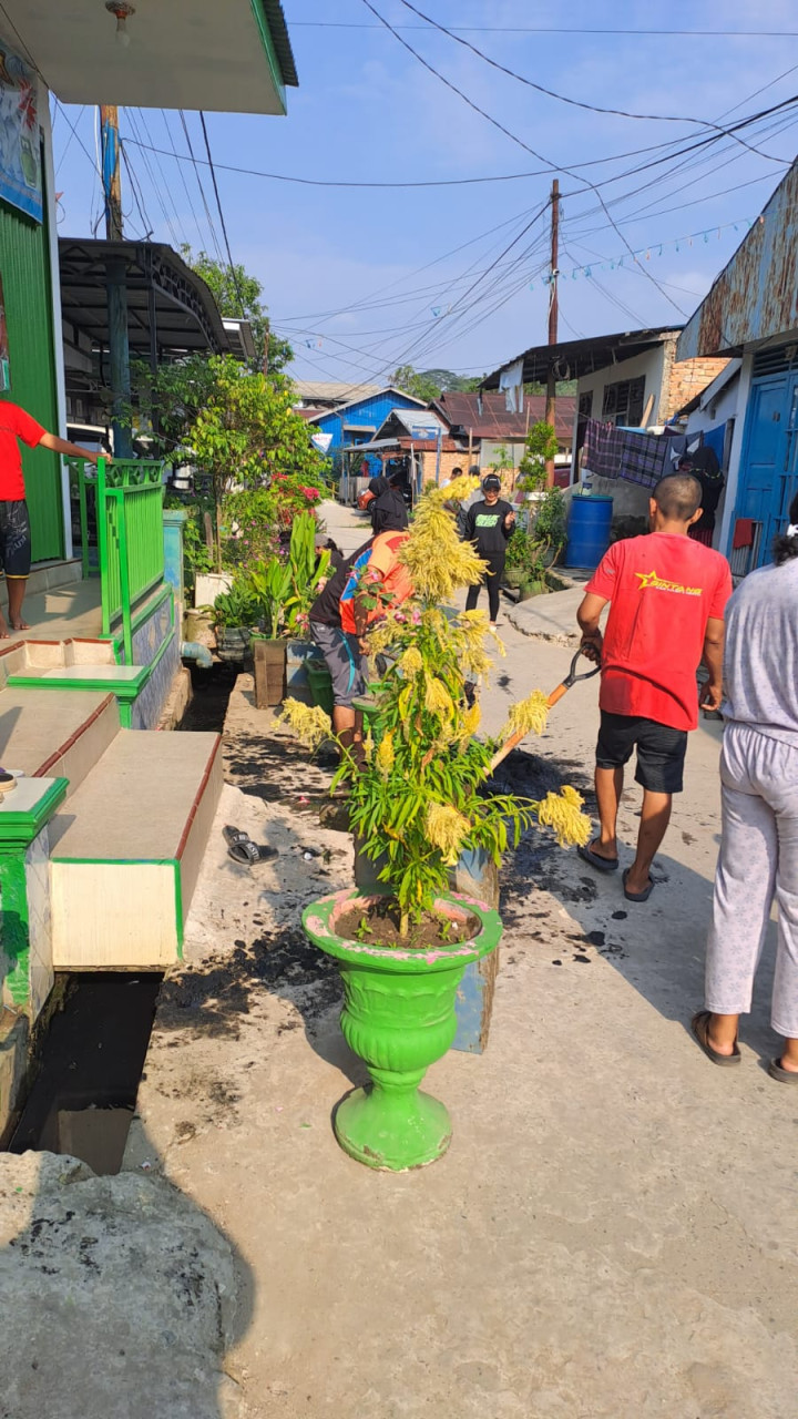 Kegiatan Kerja Bakti di Lingkungan Kelurahan Selili Tahun 2023