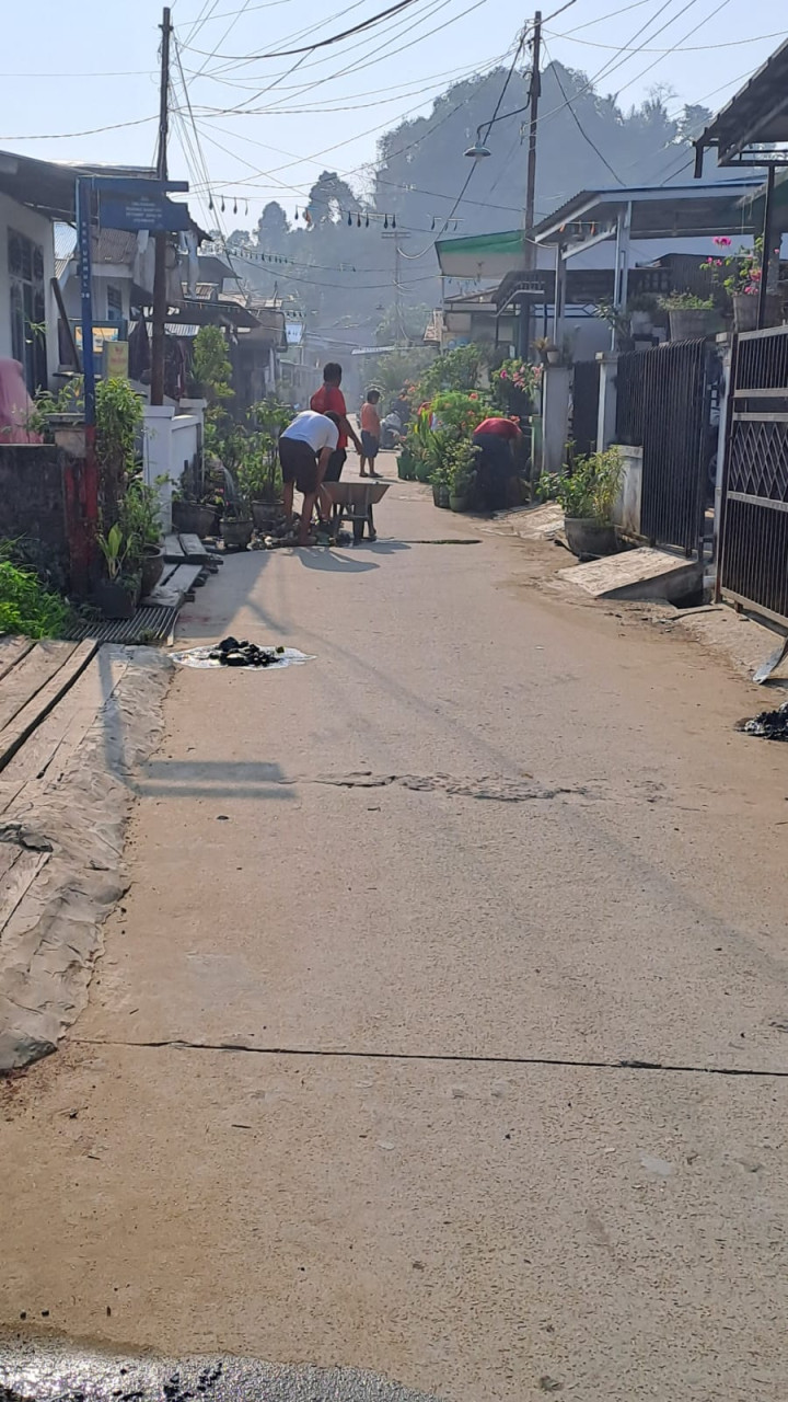 Kegiatan Kerja Bakti di Lingkungan Kelurahan Selili Tahun 2023