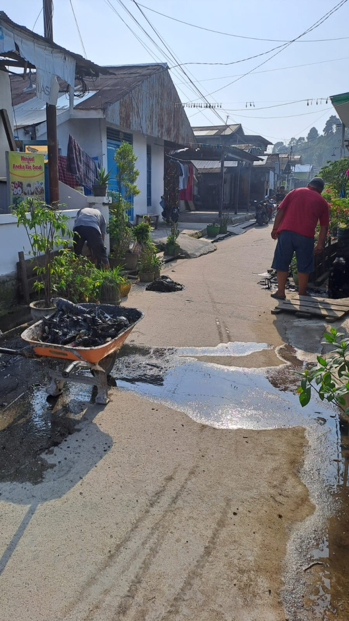 Kegiatan Kerja Bakti di Lingkungan Kelurahan Selili Tahun 2023