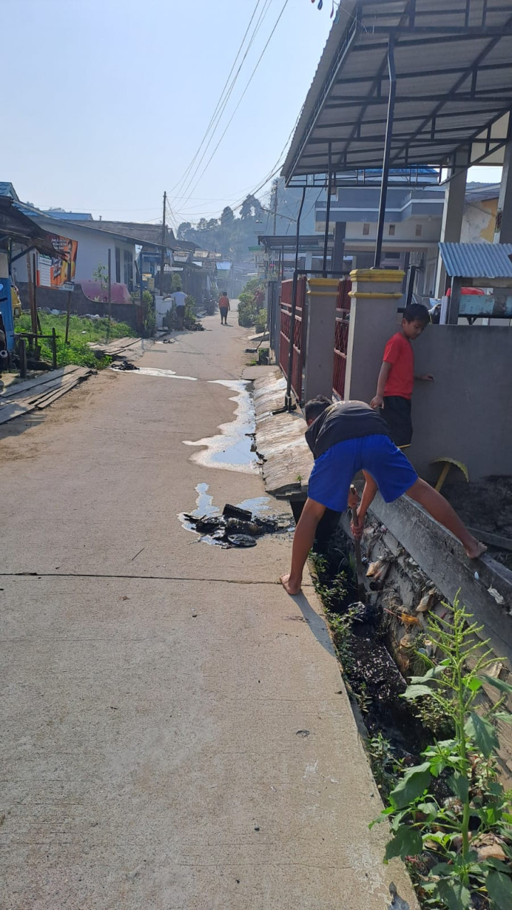 Kegiatan Kerja Bakti di Lingkungan Kelurahan Selili Tahun 2023