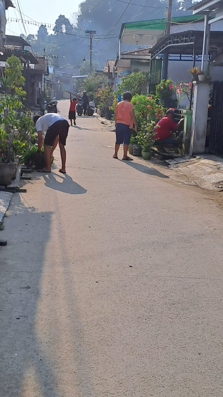 Kegiatan Kerja Bakti di Lingkungan Kelurahan Selili Tahun 2023