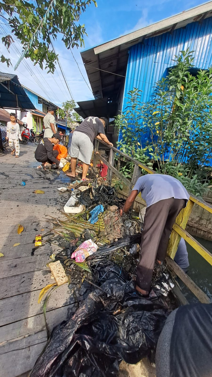 Kegiatan Kerja Bakti di Lingkungan Kelurahan Selili Tahun 2023
