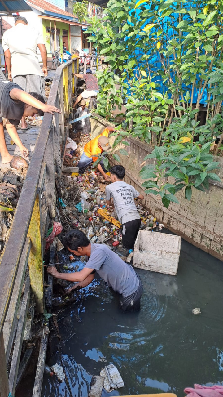 Kegiatan Kerja Bakti di Lingkungan Kelurahan Selili Tahun 2023