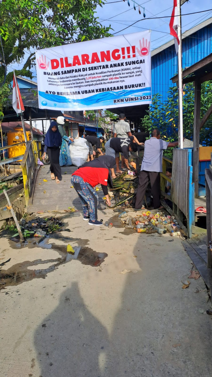 Kegiatan Kerja Bakti di Lingkungan Kelurahan Selili Tahun 2023