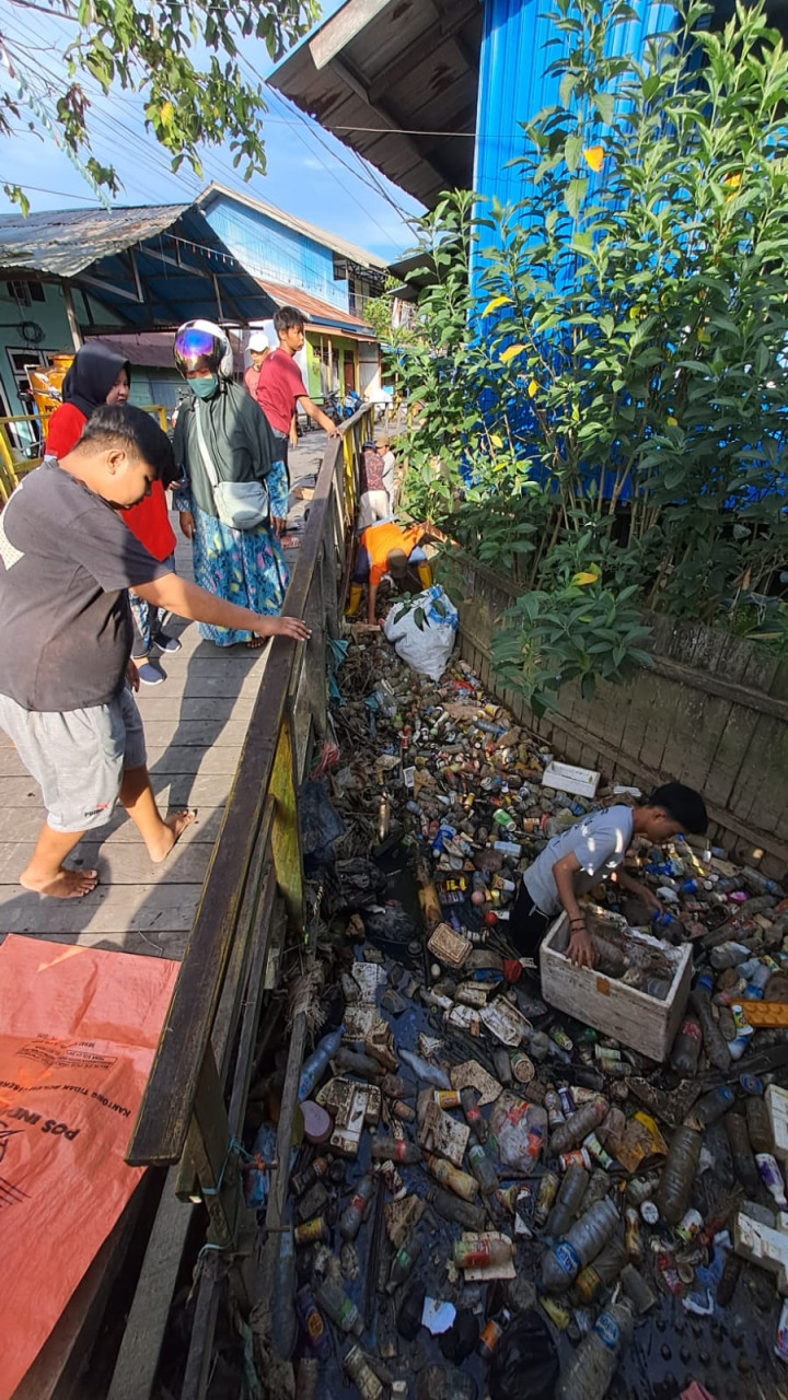 Kegiatan Kerja Bakti di Lingkungan Kelurahan Selili Tahun 2023