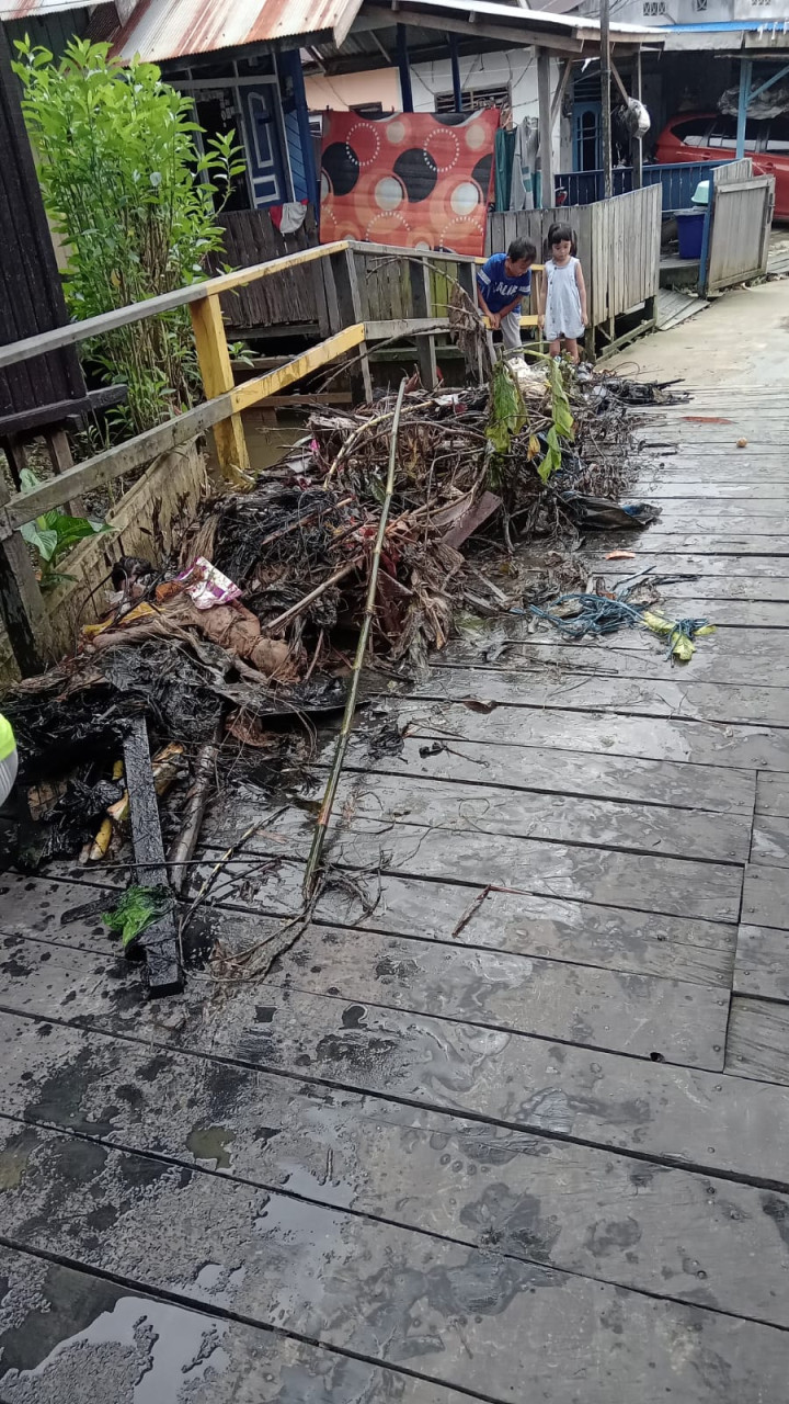 Kegiatan Kerja Bakti di Lingkungan Kelurahan Selili Tahun 2023