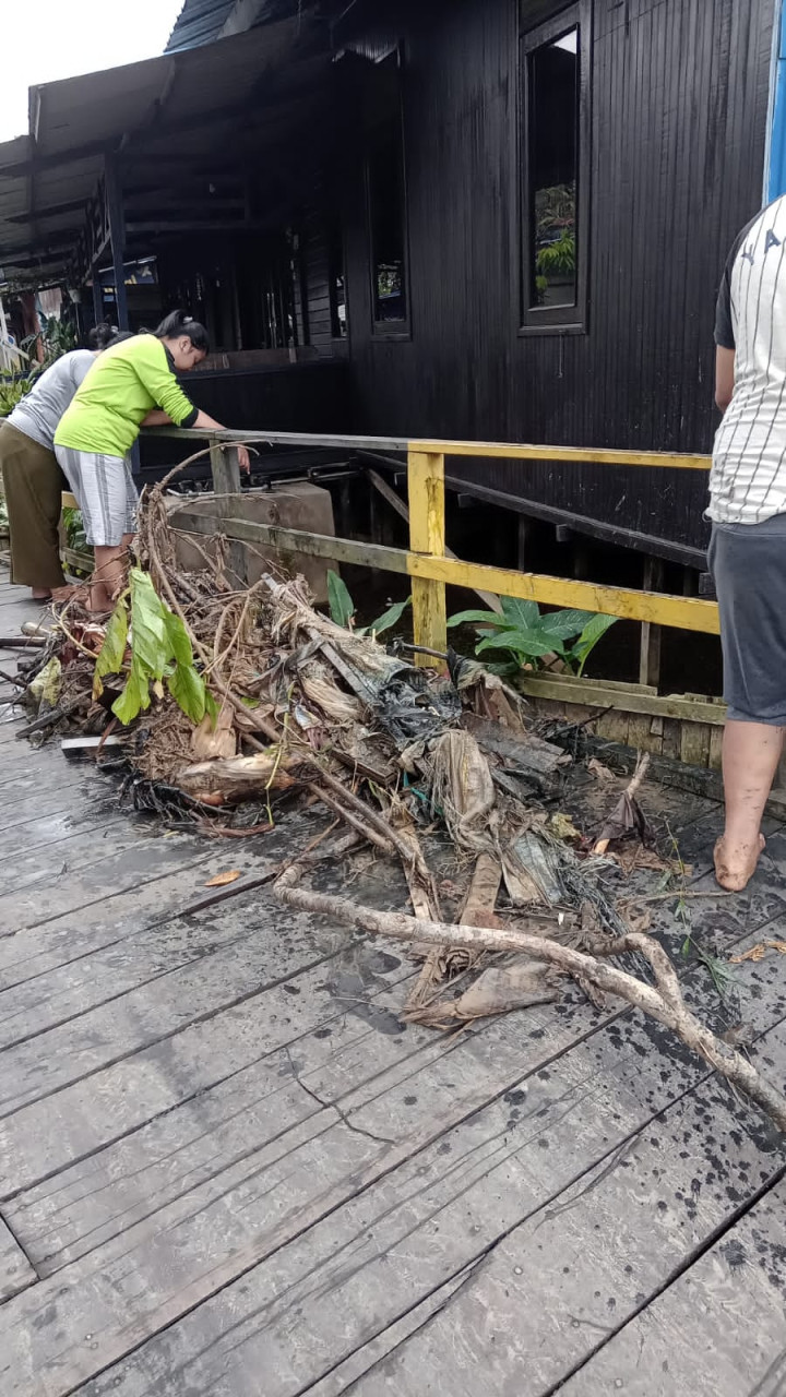 Kegiatan Kerja Bakti di Lingkungan Kelurahan Selili Tahun 2023