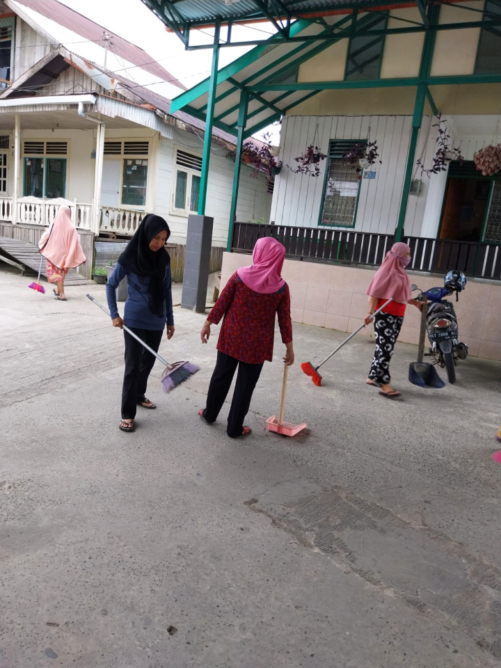 Kegiatan Kerja Bakti di Lingkungan Kelurahan Selili Tahun 2023