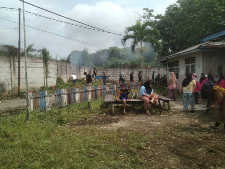 Kegiatan Kerja Bakti di Lingkungan Kelurahan Selili Tahun 2023