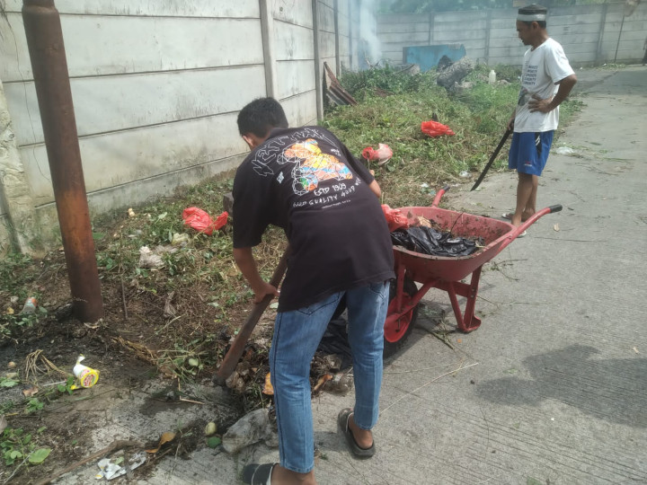 Kegiatan Kerja Bakti di Lingkungan Kelurahan Selili Tahun 2023