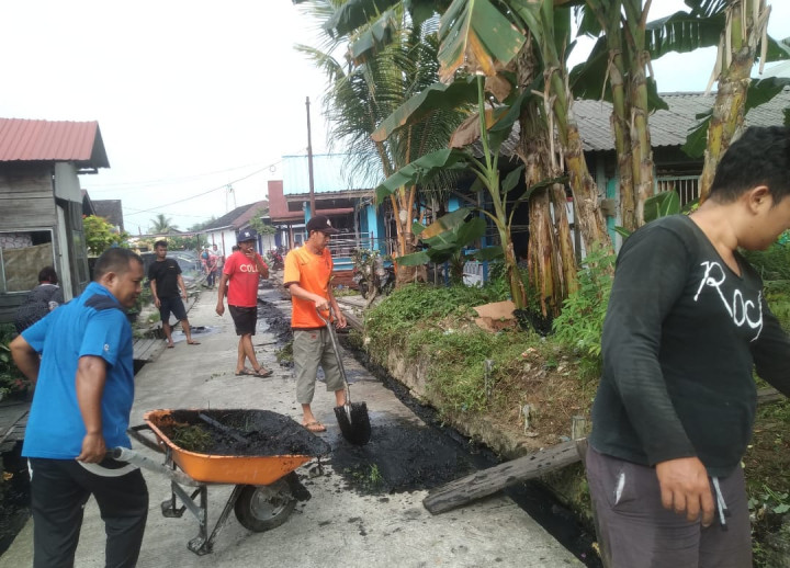Kegiatan Kerja Bakti di Lingkungan Kelurahan Selili Tahun 2023