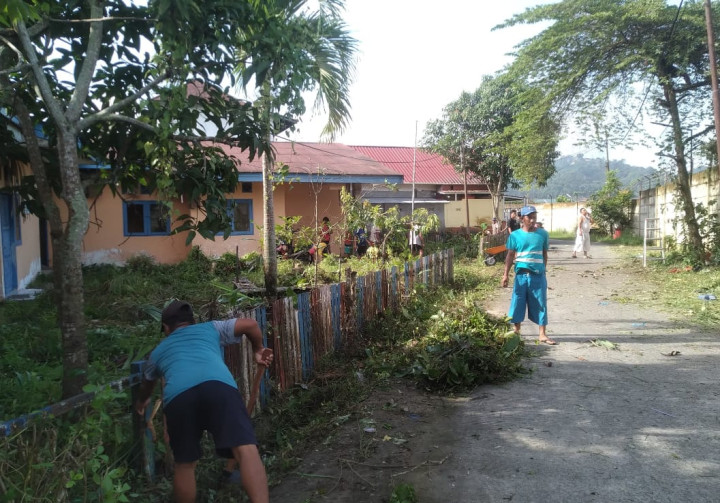Kegiatan Kerja Bakti di Lingkungan Kelurahan Selili Tahun 2023