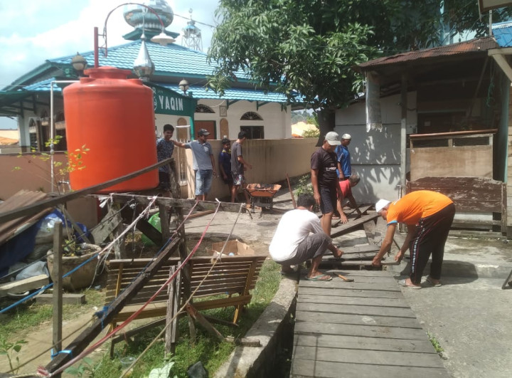 Kegiatan Kerja Bakti di Lingkungan Kelurahan Selili Tahun 2023