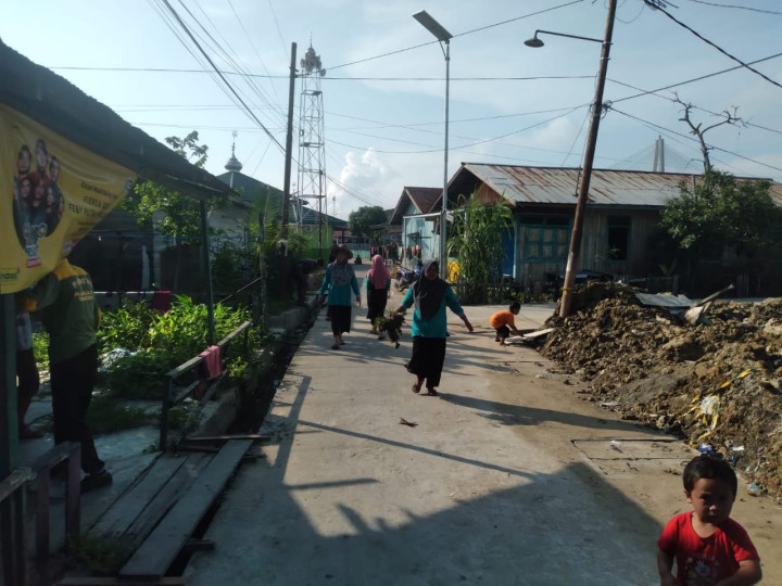 Kegiatan Kerja Bakti di Lingkungan Kelurahan Selili Tahun 2023