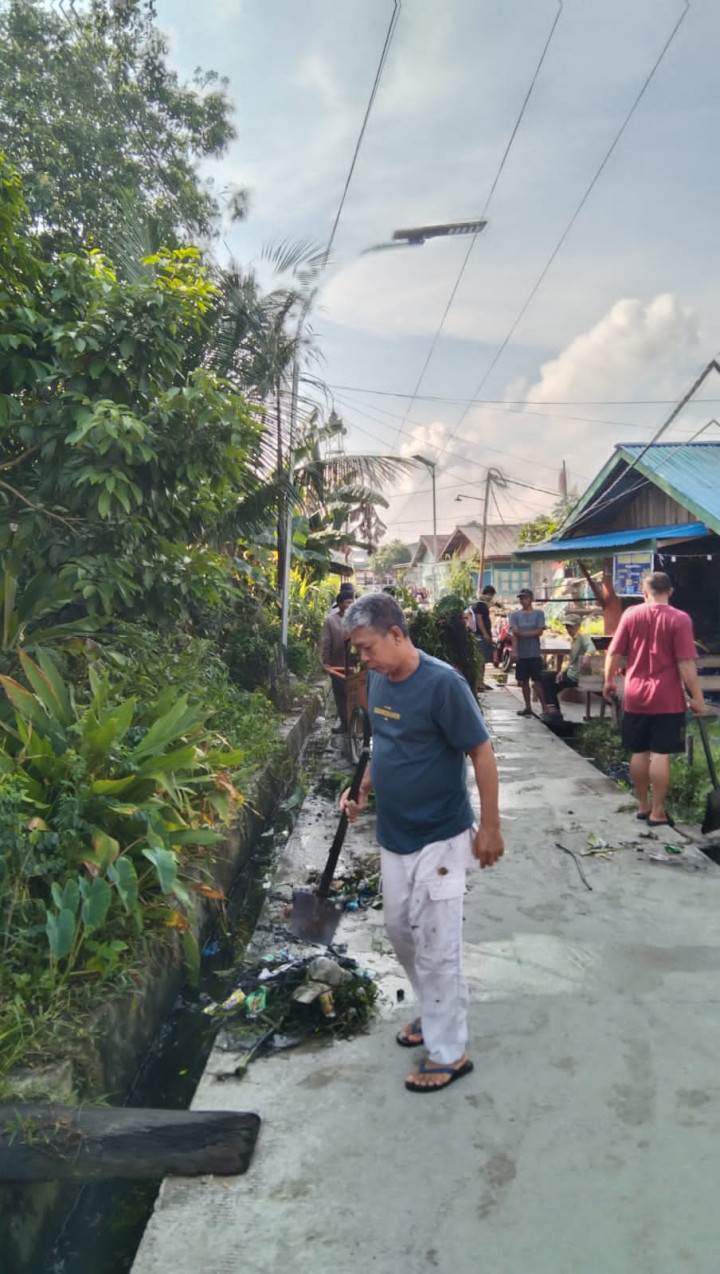 Kegiatan Kerja Bakti di Lingkungan Kelurahan Selili Tahun 2023