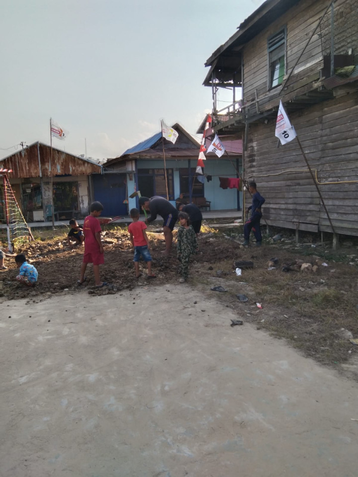 Kegiatan Kerja Bakti di Lingkungan Kelurahan Selili Tahun 2023