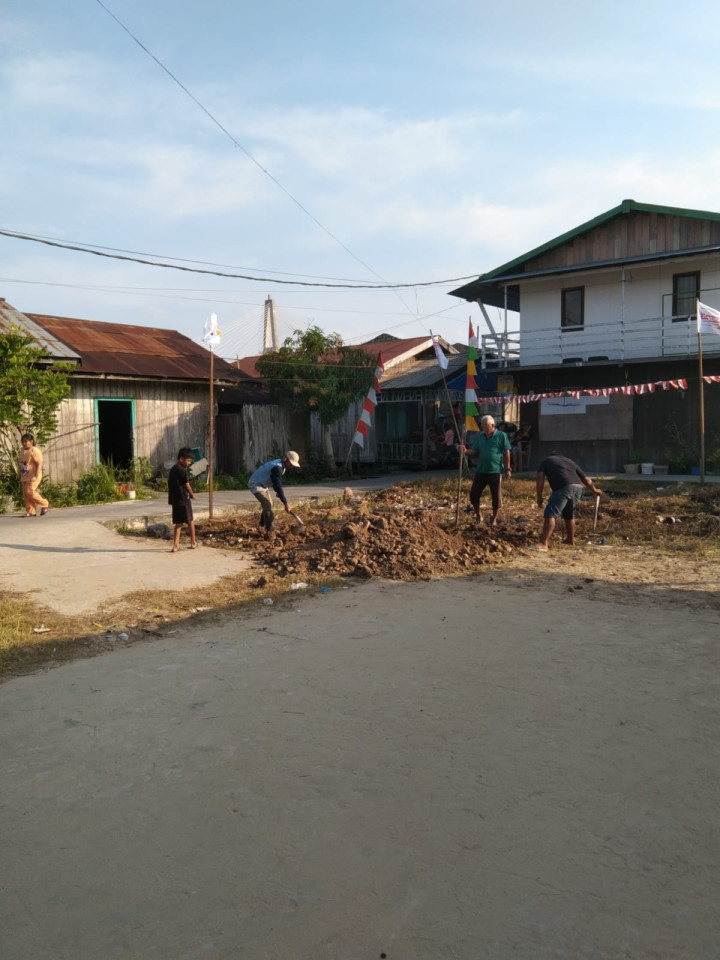 Kegiatan Kerja Bakti di Lingkungan Kelurahan Selili Tahun 2023