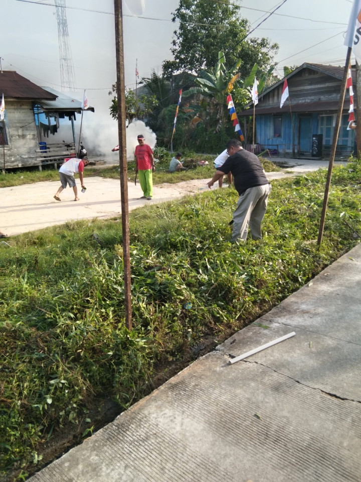 Kegiatan Kerja Bakti di Lingkungan Kelurahan Selili Tahun 2023