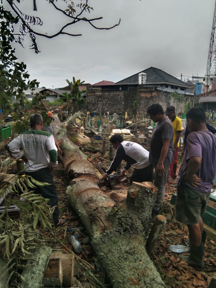 Kegiatan Kerja Bakti di Lingkungan Kelurahan Selili Tahun 2023