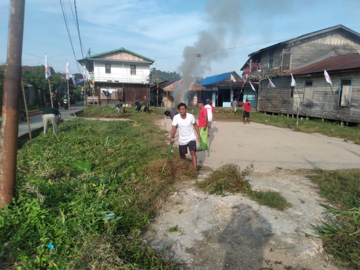 Kegiatan Kerja Bakti di Lingkungan Kelurahan Selili Tahun 2023