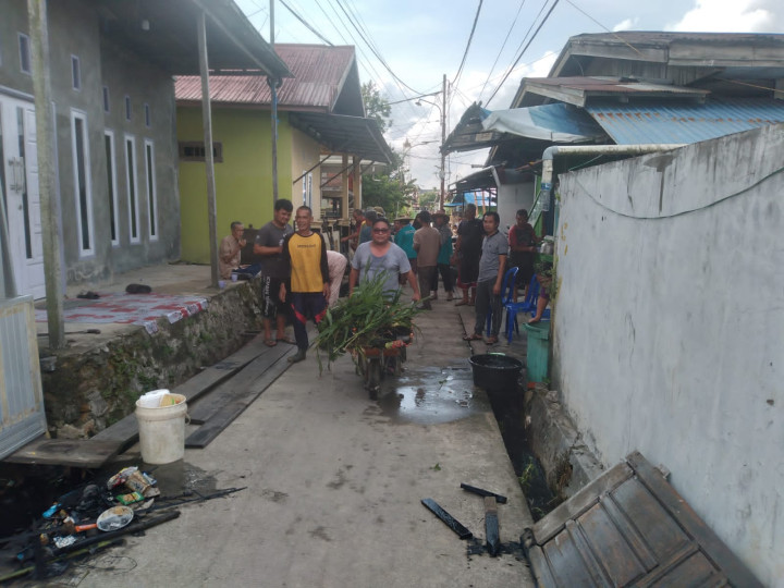 Kegiatan Kerja Bakti di Lingkungan Kelurahan Selili Tahun 2023