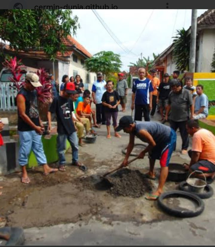 Kegiatan Kerja Bakti di Lingkungan Kelurahan Selili Tahun 2023