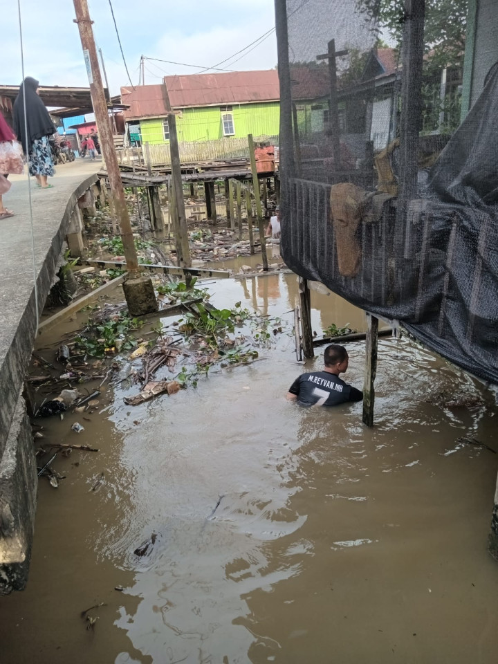 Kegiatan Kerja Bakti di Lingkungan Kelurahan Selili Tahun 2023
