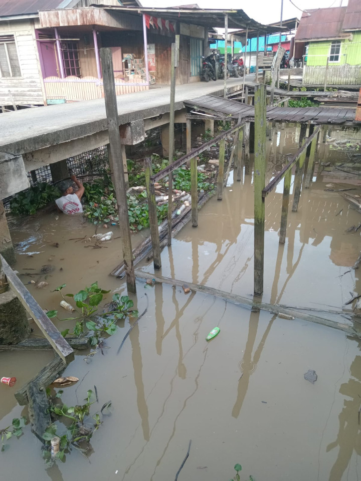 Kegiatan Kerja Bakti di Lingkungan Kelurahan Selili Tahun 2023