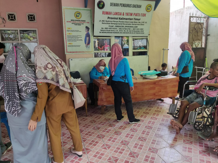 Kegiatan 29 Maret 2022 Kunjungan dan Pemeriksaan Kesehatan ke Rumah Lansia & Yatim Piatu