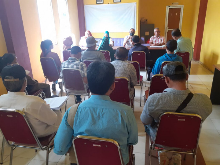 Giat Rabu 27 April 2022 Sosialisasi Pelaksanaan Probebaya tahun 2022 dihadiri Lurah, Seklur, Kasi Kesra, Kasi Ekbang LH, Ketua LPM, Pokmas dan Ketua RT se Kelurahan Sempaja Barat