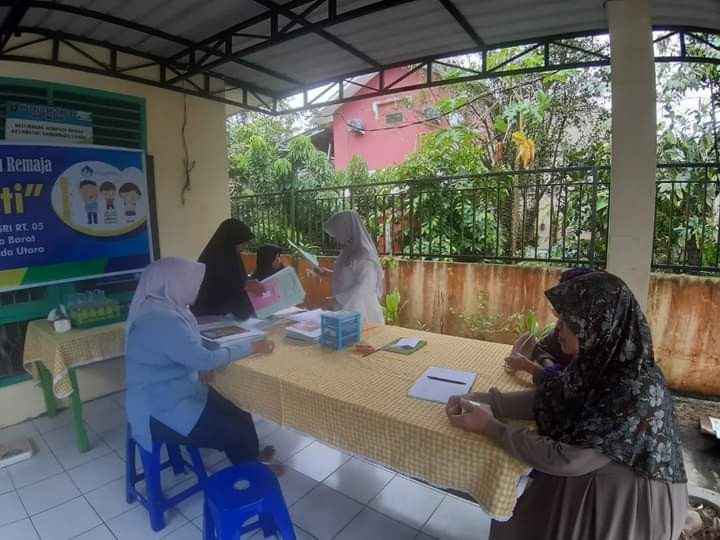 Giat Sabtu, 22 Oktober 2022 Lurah dan Ketua TP PKK Kelurahan Sempaja Barat Mengunjungi  Kegiatan Pelayanan Posyandu Lansia Melati di Perum TVRI Asri RT. 05 & RT.06