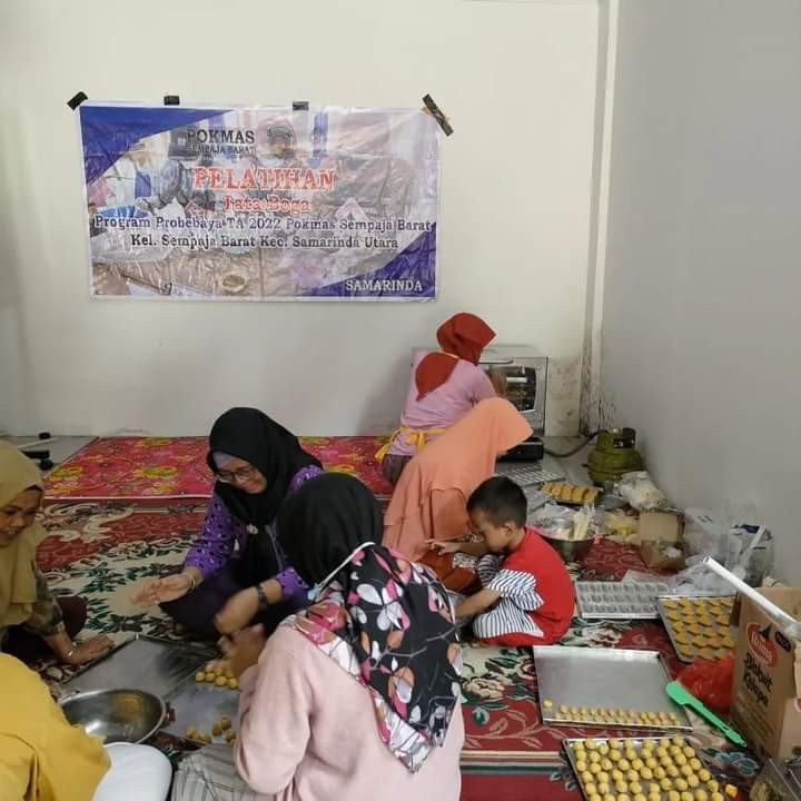 Rabu, 26 Oktober 2022 Kegiatan Probebaya Bidang Pemberdayaan Masyarakat Pelatihan Tata Boga RT.09 Kelurahan Sempaja Barat