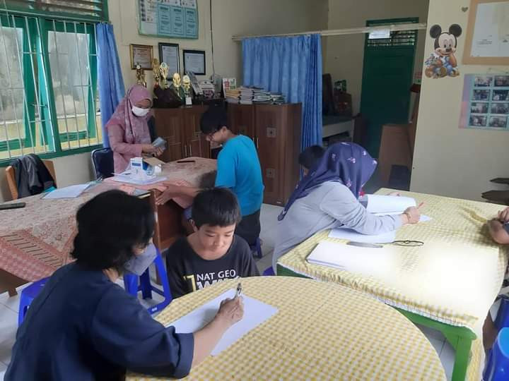 Sabtu 29 Oktober 2022 Monitoring Keg. Posyandu Remaja  " Melati" di RT.05 & 06, Monitoring Posyandu Lansia "Bintang" di RT.07,08,09 & Gotong Royong Pembangunan Masjid AR Rohman di RT.12 Kel. Sempaja Barat.