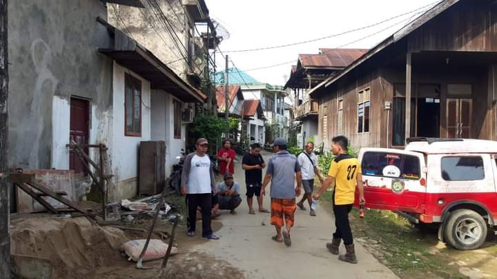 Giat Minggu, 30 Oktober 2022 Gotong Royong Semenisasi Jalan Secara Swadaya Oleh Warga di Gg. Lorong Abadi RT.12 & Perum Pinang Mas RT.06 Kel. Sempaja Barat