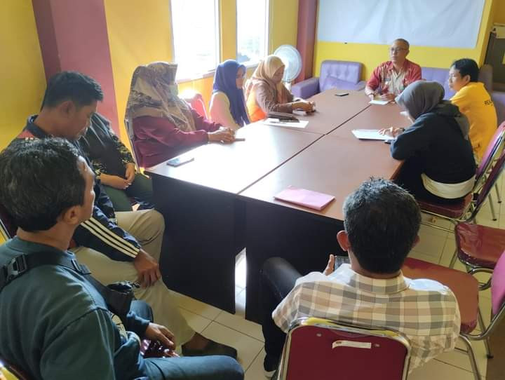 Jumat, 11 November 2022 Rapat Koordinasi Lurah, Seklur, Kasi dan Aeluruh Staf ASN / Non ASN
