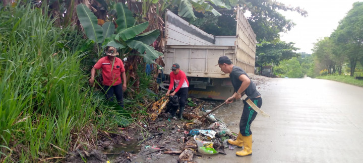 Giat Kelurahan Sempaja Barat Minggu, 27 November 2022 Gotong Royong RT.01,02,03,05 dan RT.12