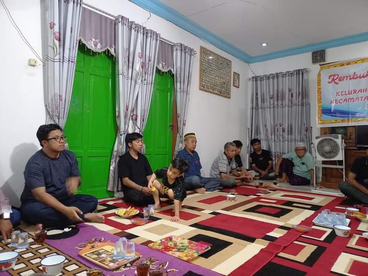Giat, Jumat Malam, 16 Desember 2022 Menghadiri embuk Warga Persiapan Kegiatan Probebaya Tahun 2023 dan Musrembang Tahun 2024 di RT.03 Kelurahan Sempaja Barat