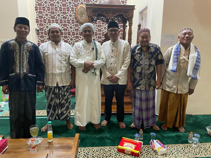 Giat malam Selasa, 21 Februari 2023 1. Menghadiri Peringatan Isra Mi'raj Nabi Muhammad SAW dengan di Masjid Al Muhajirin RT 02 Kelurahan Sempaja Barat. 2. Kafilah Kelurahan Sempaja Barat mengikuti lomba MTQ ke 45 tingkat Kecamatan Samarinda Utara
