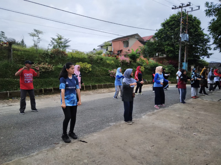 Giat Sabtu, 25 Februari 2023, Senam Sehat bersama Kader Dasawisma Melati dan Kader Posyandu Lansia Melati & Monitoring Posyandu Remaja Melati RT. 05, Menghadiri Upacara Pembukaan Lomba Tingkat 2 Kwartir Ranting Samarinda Utara di SMPN 12 Kel. Tanah Merah