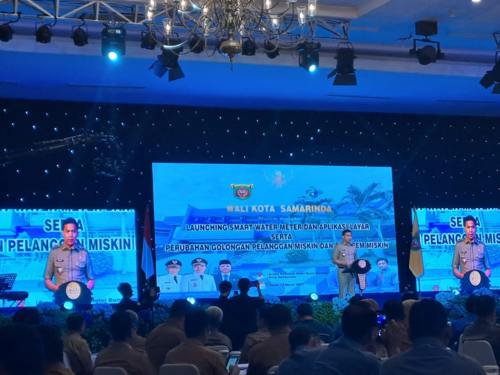Giat Senin 13 Maret 2023, Launching Smart Water dan Aplikasi Layar serta Perubahan Golongan Pelanggan Miskin dan Ekstrem Miskin di Hotel Bumi Senyiur & Menghadiri Pelatihan Public Speaking di Lingkungan Pemerintah Kota Samarinda di Hotel Mercure .