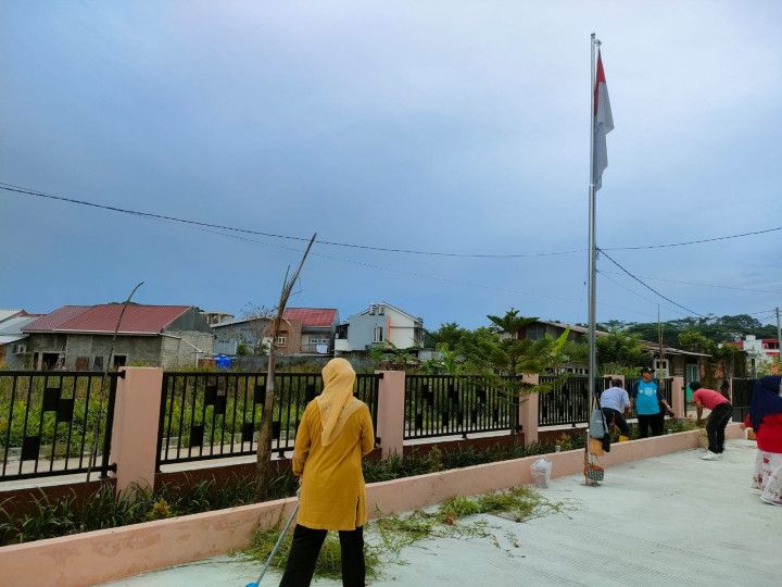 Giat, Jum'at 17 Maret 2023, Melaksanakan kerja bakti di sekitar area kantor kel. sempaja barat dalam rangka akan menyambut bulan Suci Ramadhan 1444 H supaya terlihat bersih dan rapi. & Melakukan Senam pagi bagi Ibu2 Kader PKK kelurahan sempaja barat.